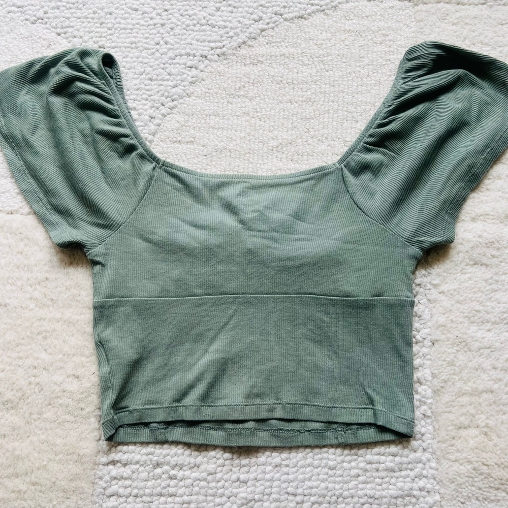 American Eagle Sage green cropped Tee size XS - Picture 4 of 5